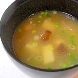 椎茸とえのきと豆腐のお味噌汁